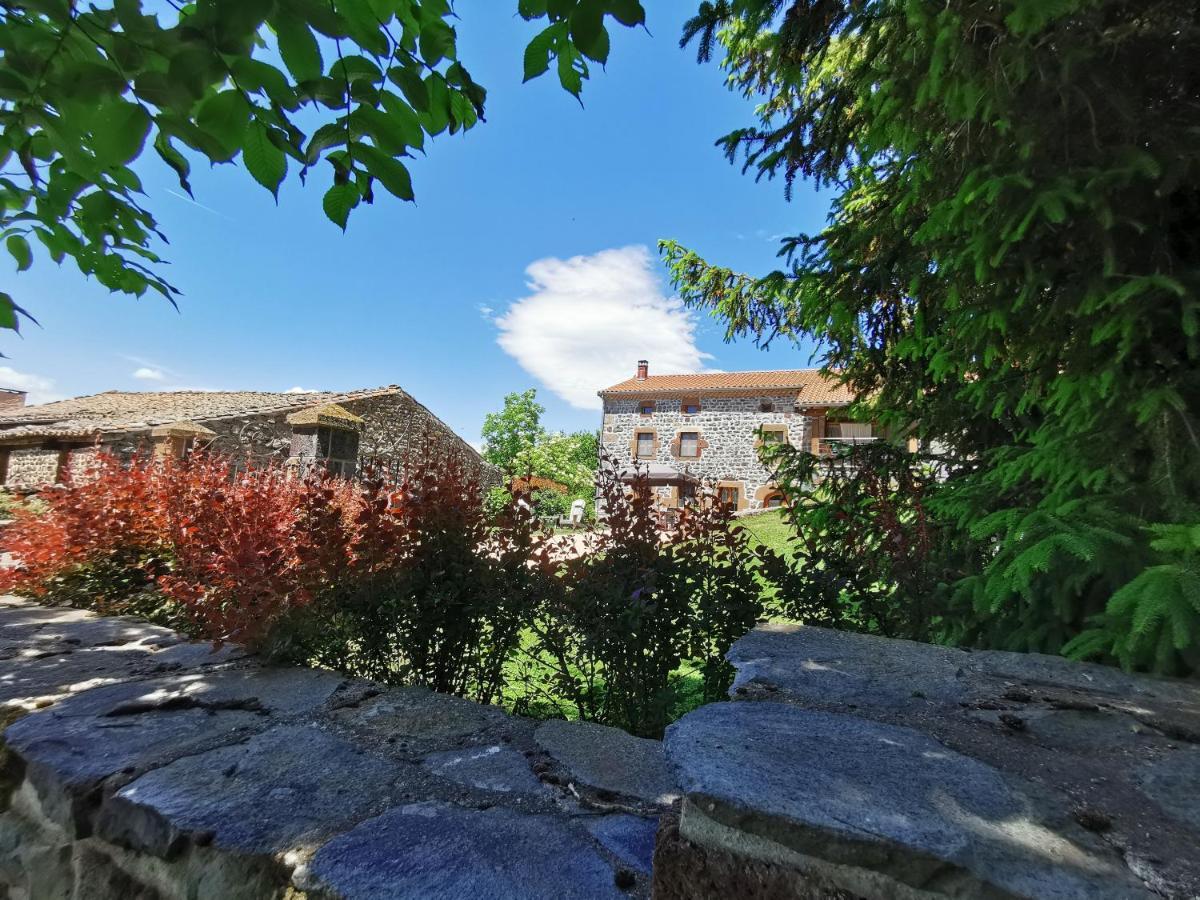 Le Clos Des Pierres Rouges Saint-Privat-dʼAllier Kültér fotó